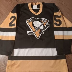 Vintage pittsburgh penguins jersey